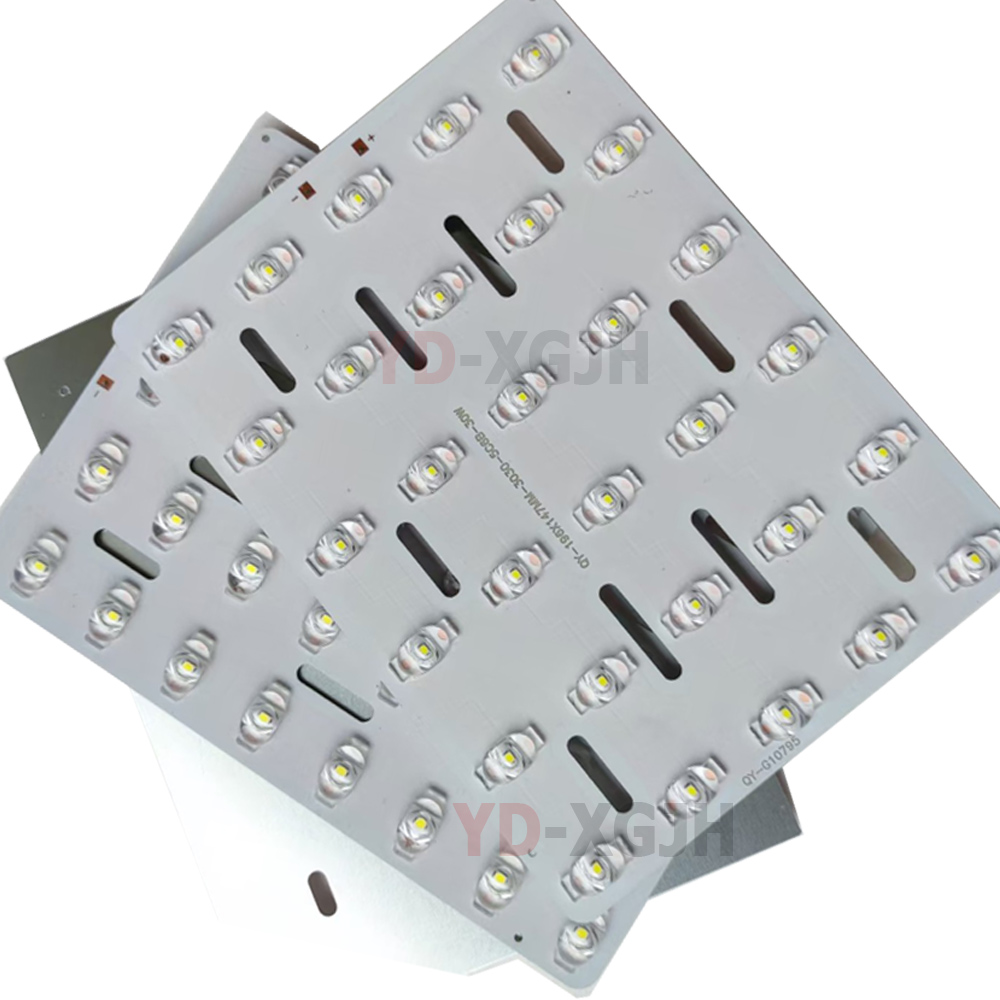 LED 街路灯ライトパネル 220V ゴールデンビーンランプ - Candle Wick のレビューと価格